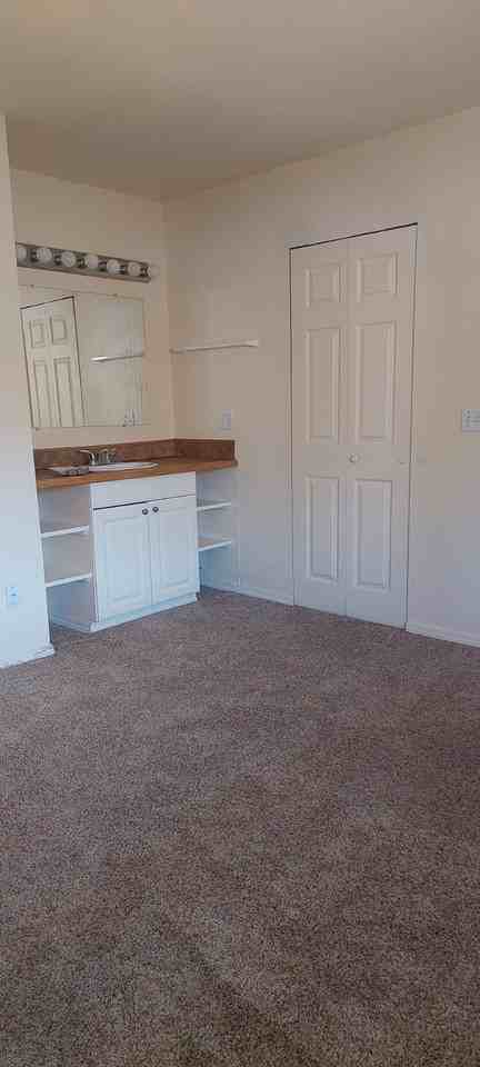1465 Gleason Ave - Photo 5 of 17