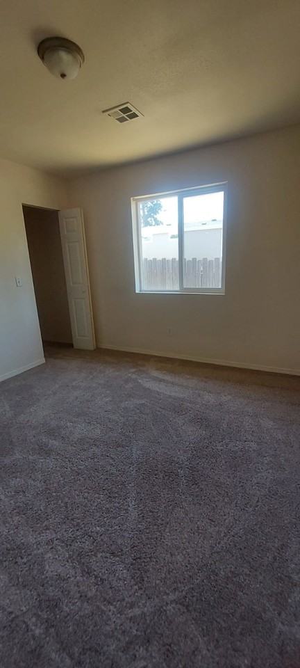 1465 Gleason Ave - Photo 6 of 17