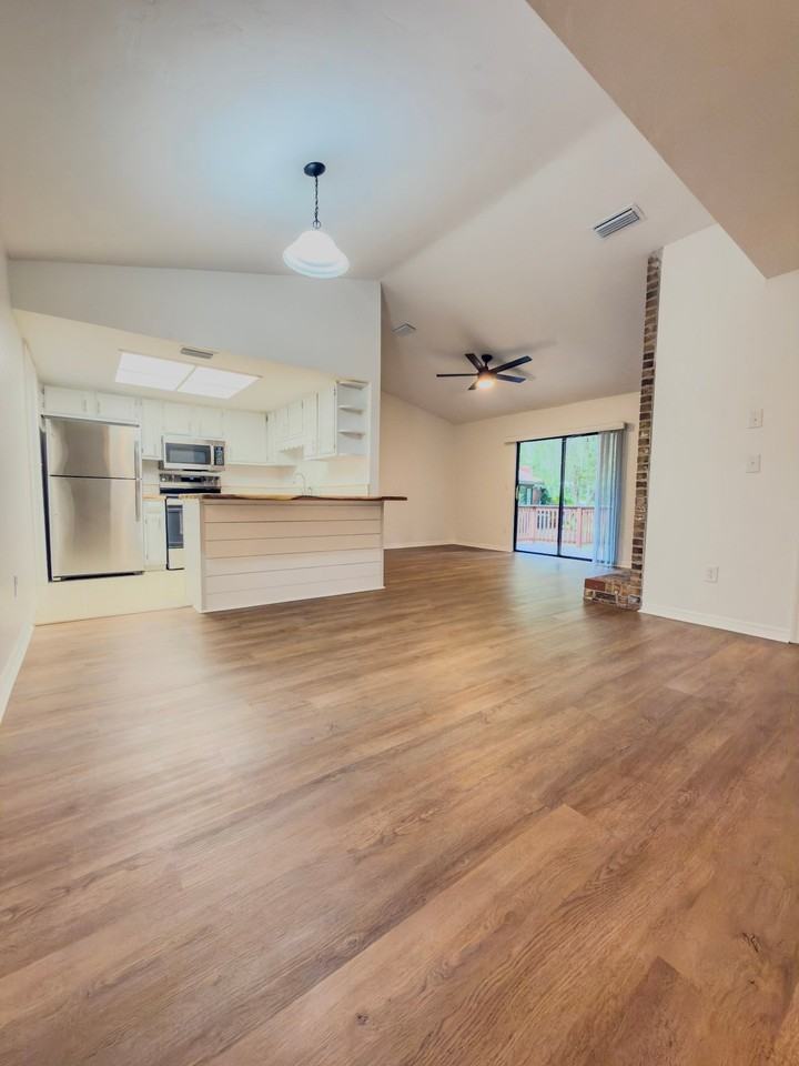 1815 Nw 41st Ave - Photo 3 of 26