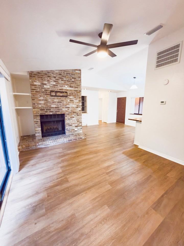 1815 Nw 41st Ave - Photo 5 of 26