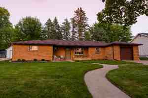 featured image of 2218 Jefferson Ave