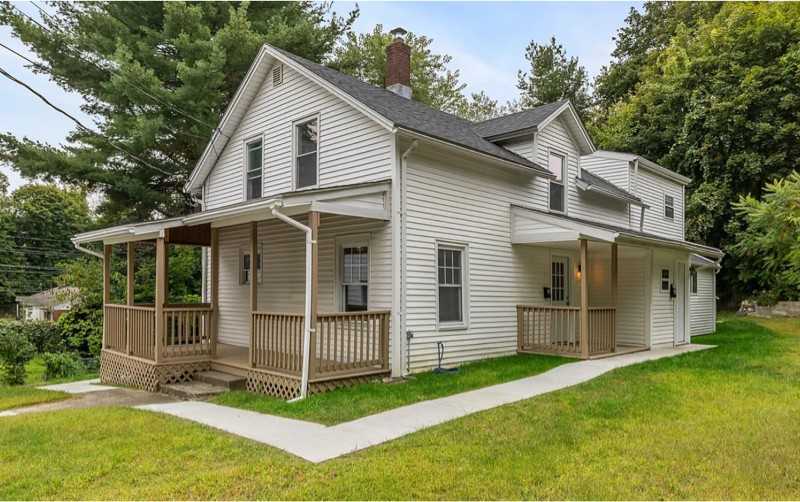 32 Christine St - Photo 3 of 16