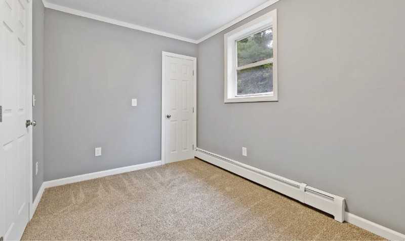 32 Christine St - Photo 7 of 16