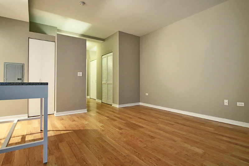 141 W Randolph St - Photo 2 of 6