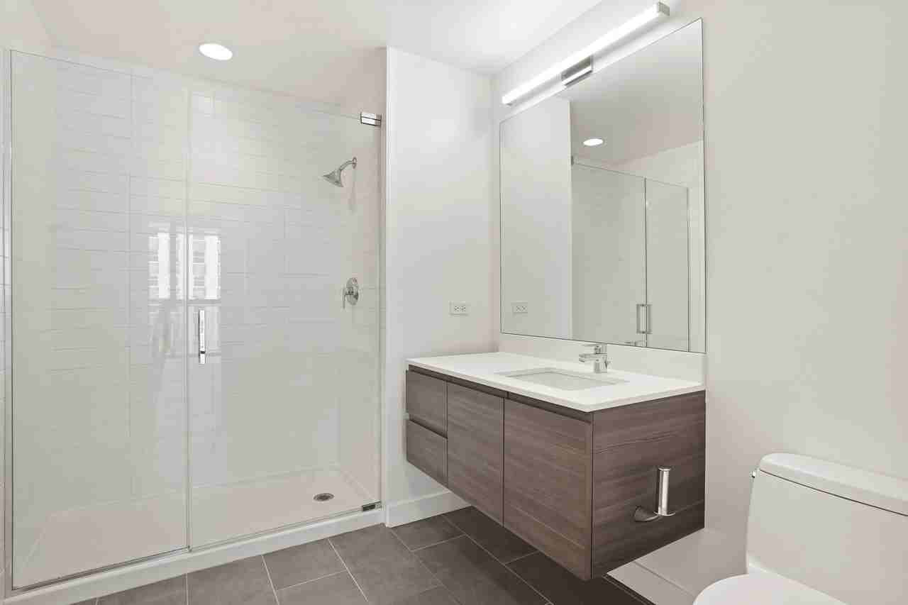 189 W Hubbard St - Photo 3 of 7