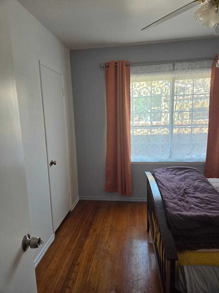 7806 Devenir Ave - Photo 2 of 6