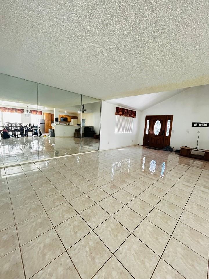 2346 Seabright Ave - Photo 2 of 12