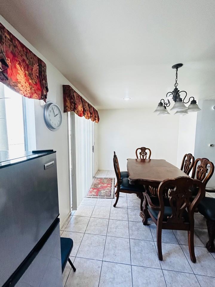 2346 Seabright Ave - Photo 7 of 12
