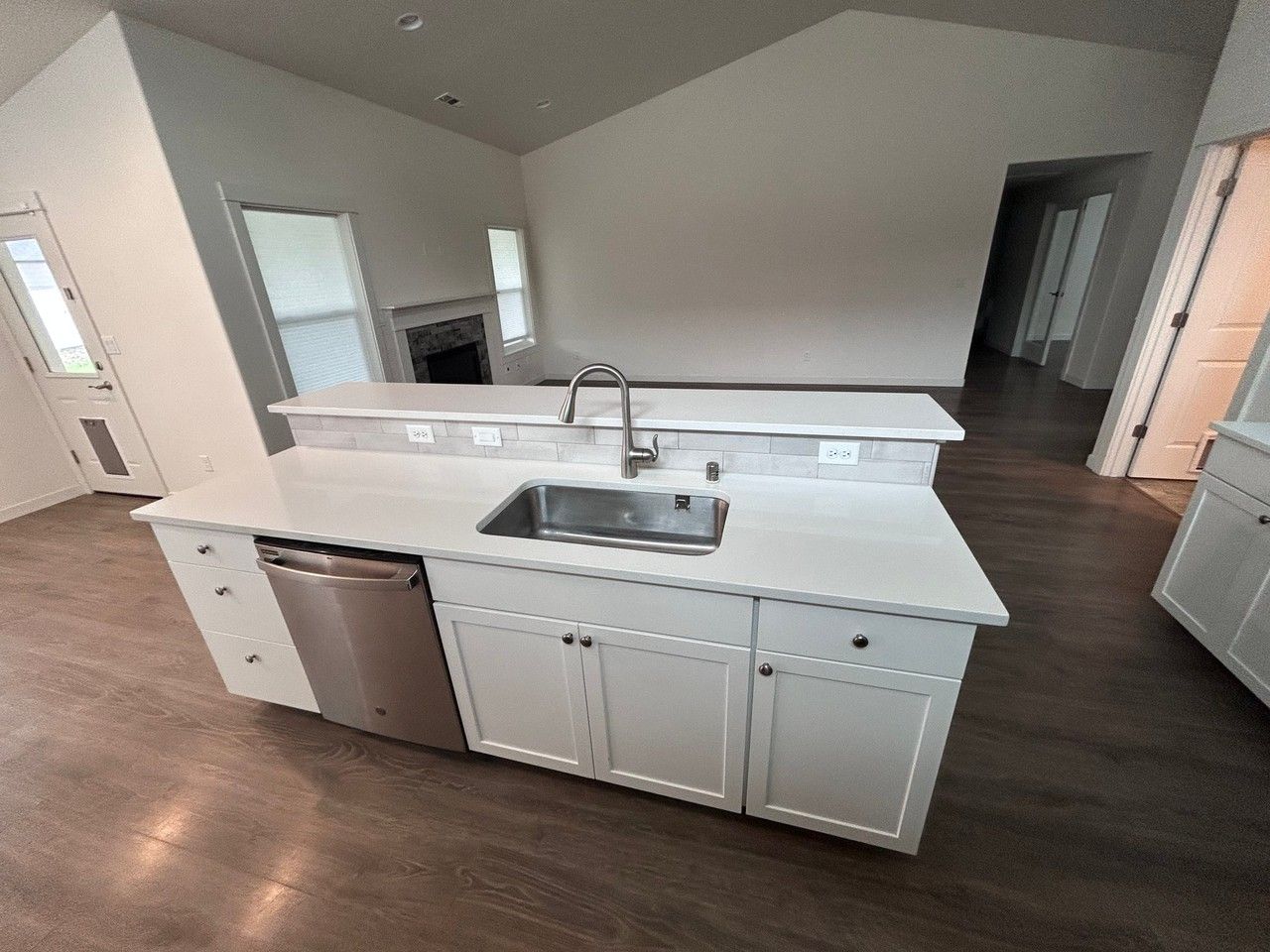 3871 Webster Ave - Photo 7 of 20