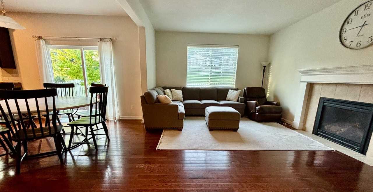 3410 E 140th Pl - Photo 5 of 20