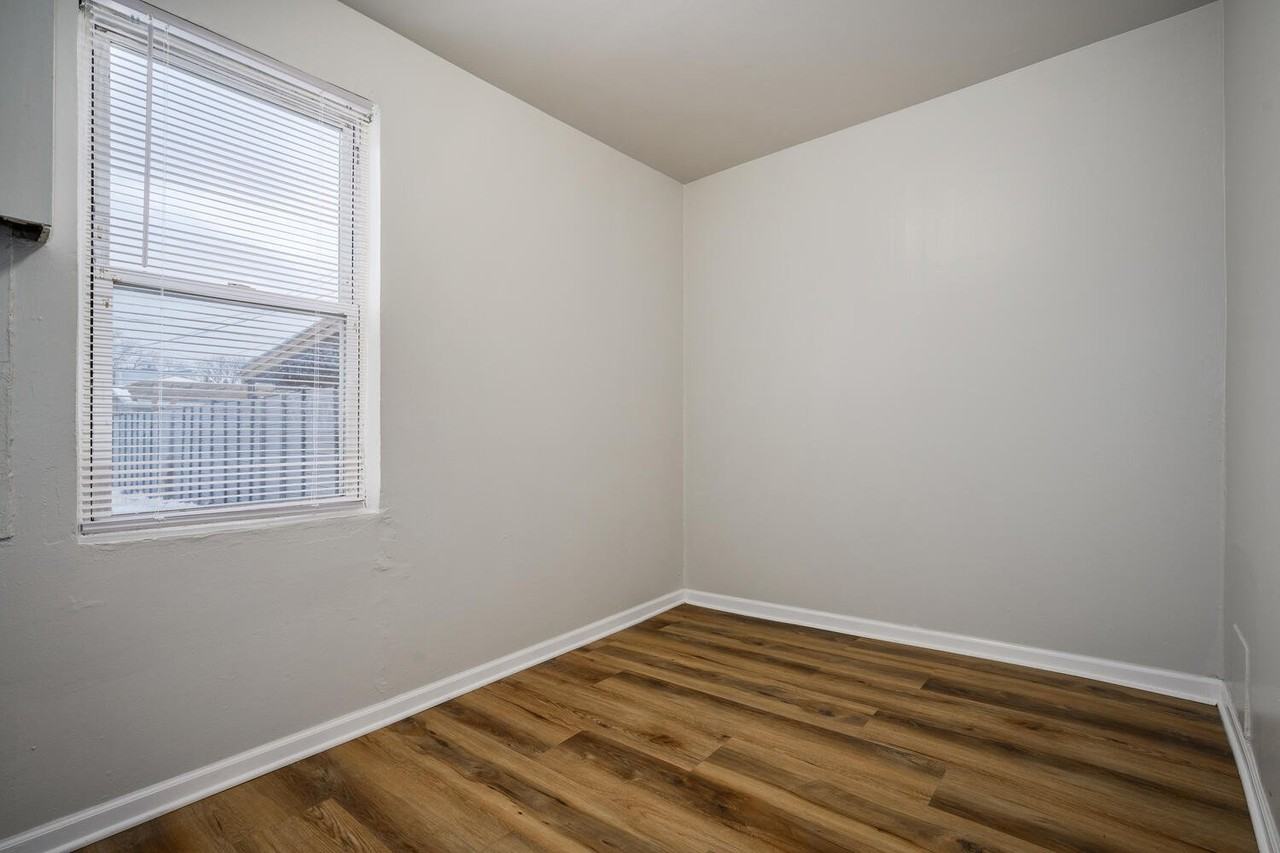 1720 N Saint Louis Ave #1 - Photo 6 of 12