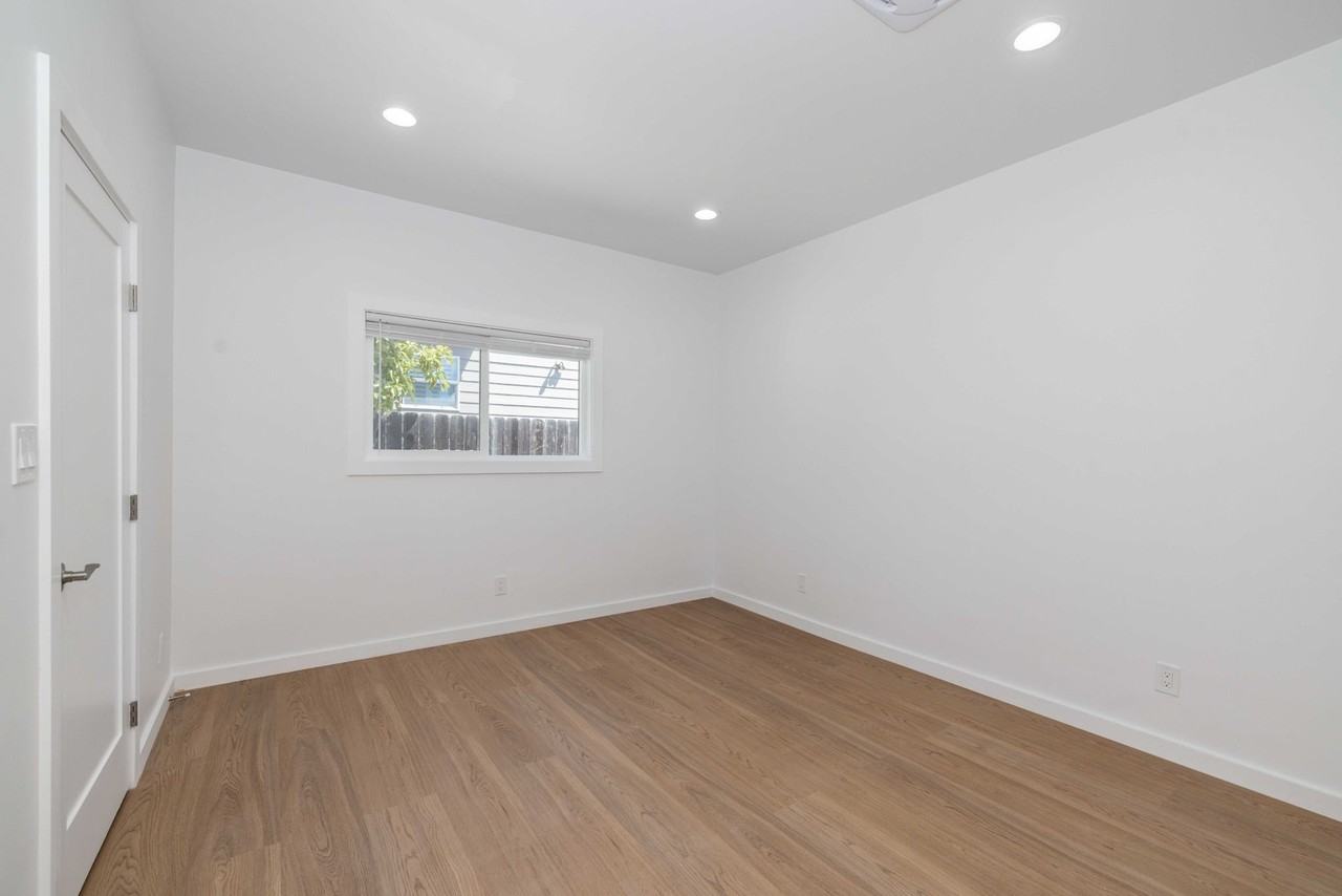 19139 Vaughn Ave Unit B - Photo 7 of 19
