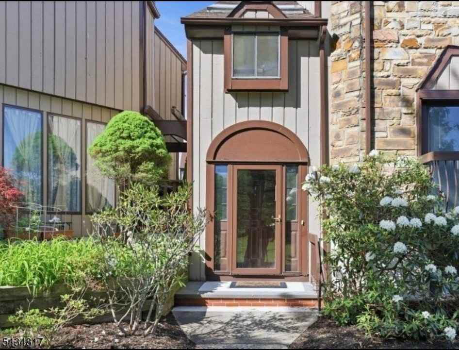 15 Delbarton Ct - Photo 2 of 19