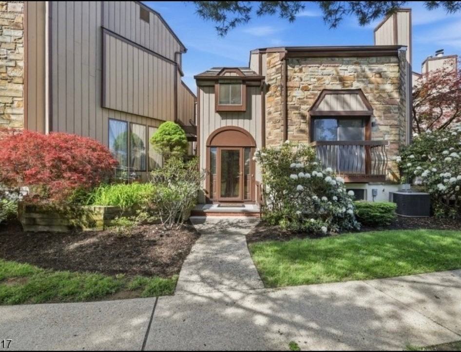 15 Delbarton Ct - Photo 3 of 19