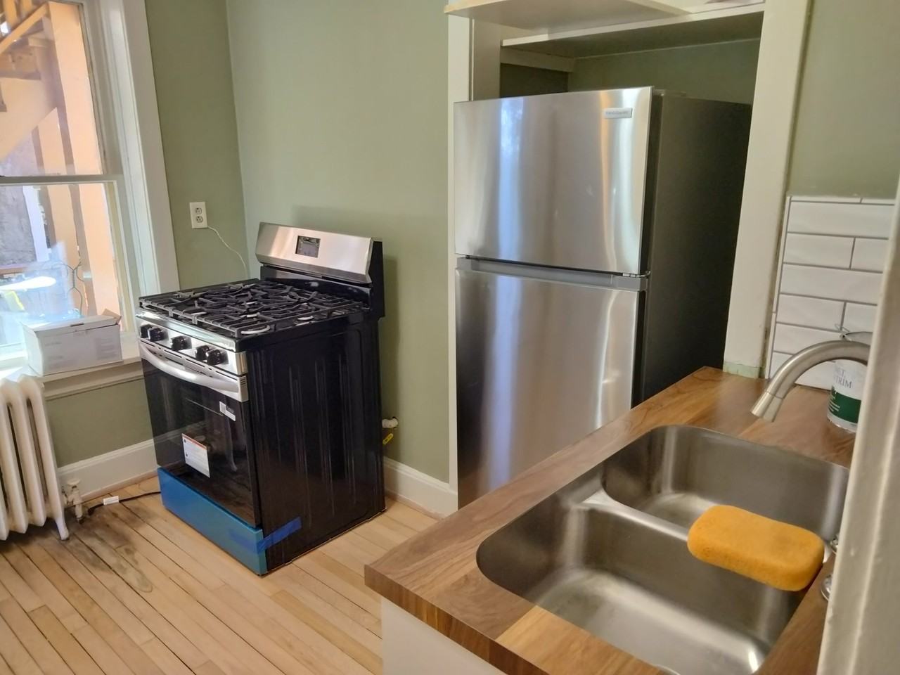 1519 E 2nd St #2 - Photo 6 of 13