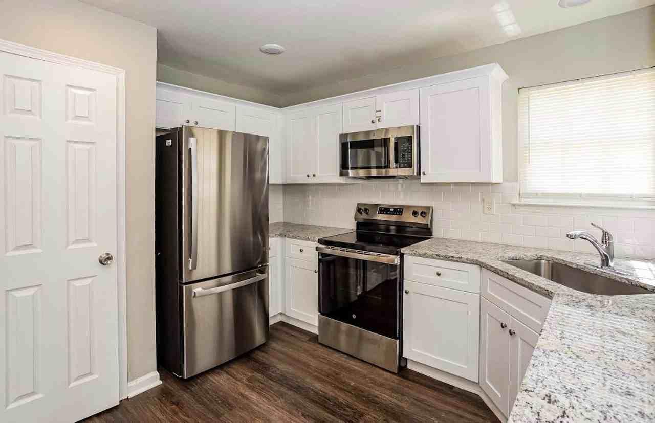 8620 Berrybrook Ln - Photo 6 of 14
