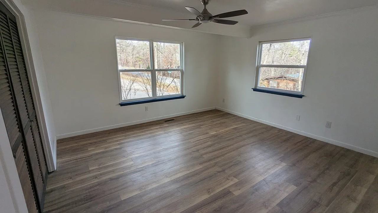 1 Easington Ln - Photo 7 of 11