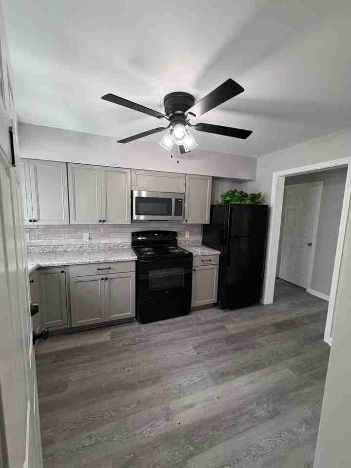 4517 Douglas Rd #1 - Photo 4 of 12