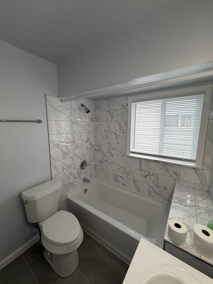 4517 Douglas Rd #1 - Photo 5 of 12