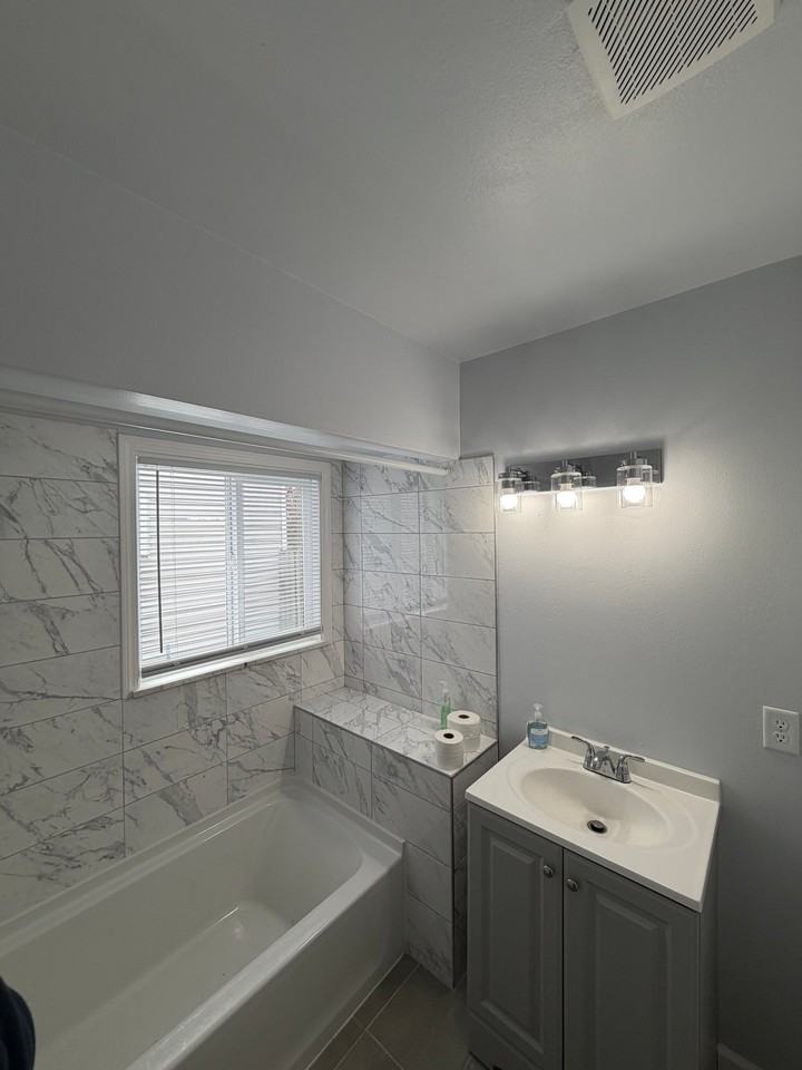 4517 Douglas Rd #1 - Photo 6 of 12