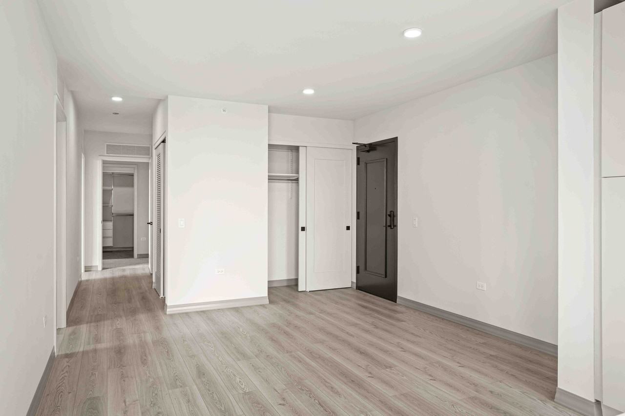 2165 N Elston Ave - Photo 5 of 18