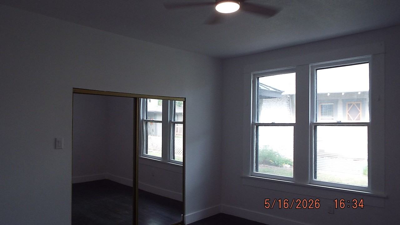 940 W Mulberry Ave - Photo 3 of 16