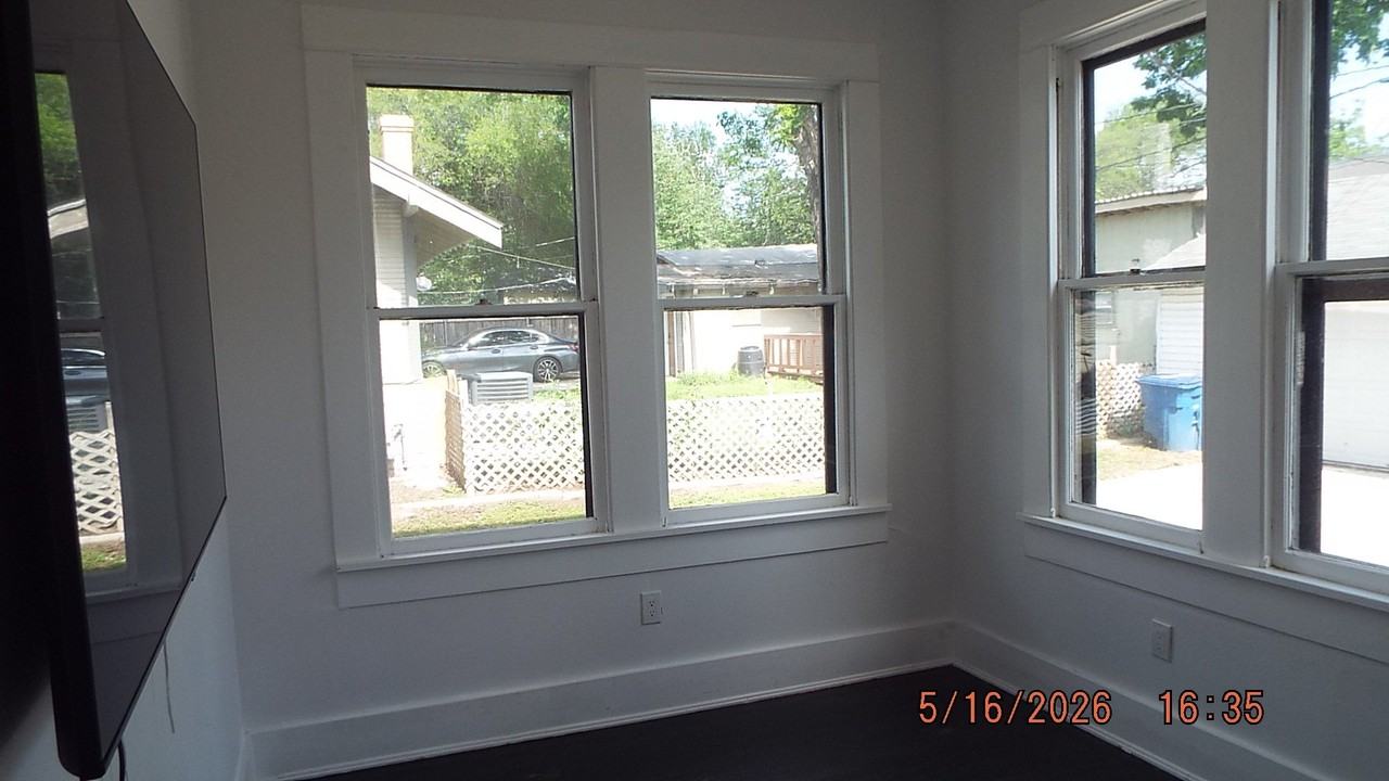 940 W Mulberry Ave - Photo 6 of 16