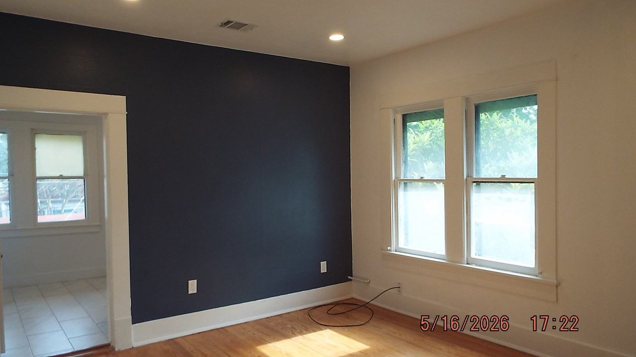 940 W. Mulberry, Upstairs, Rear, - Photo 4 of 13