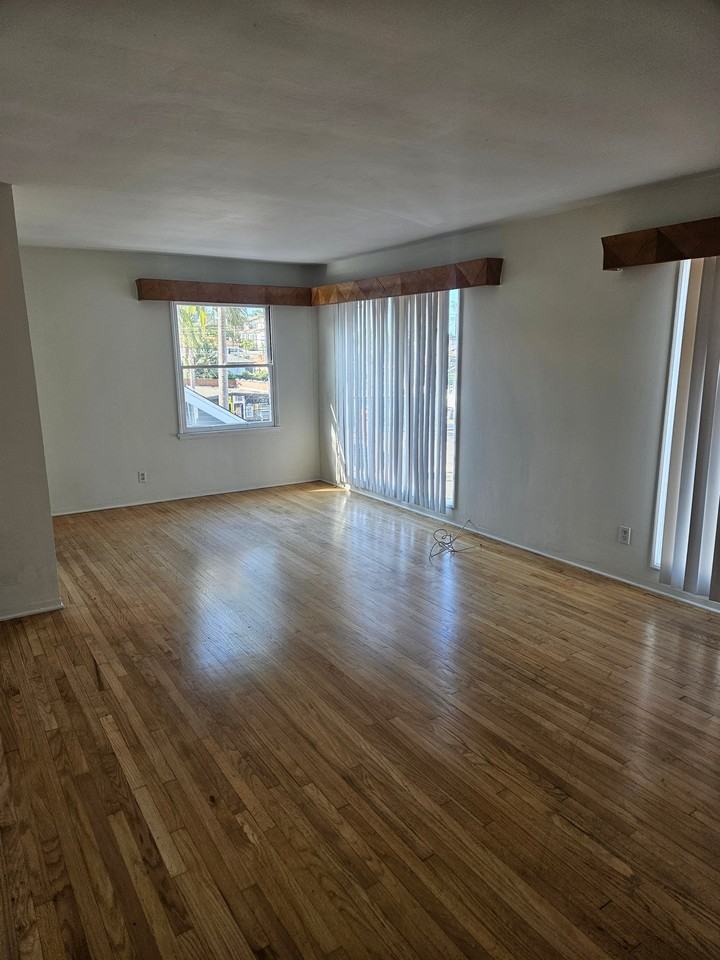 1204 Bonnie Brae St #1204 - Photo 3 of 8