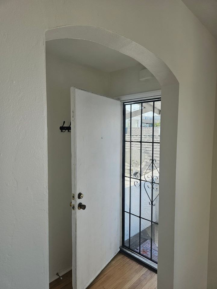 1204 Bonnie Brae St #1204 - Photo 4 of 8
