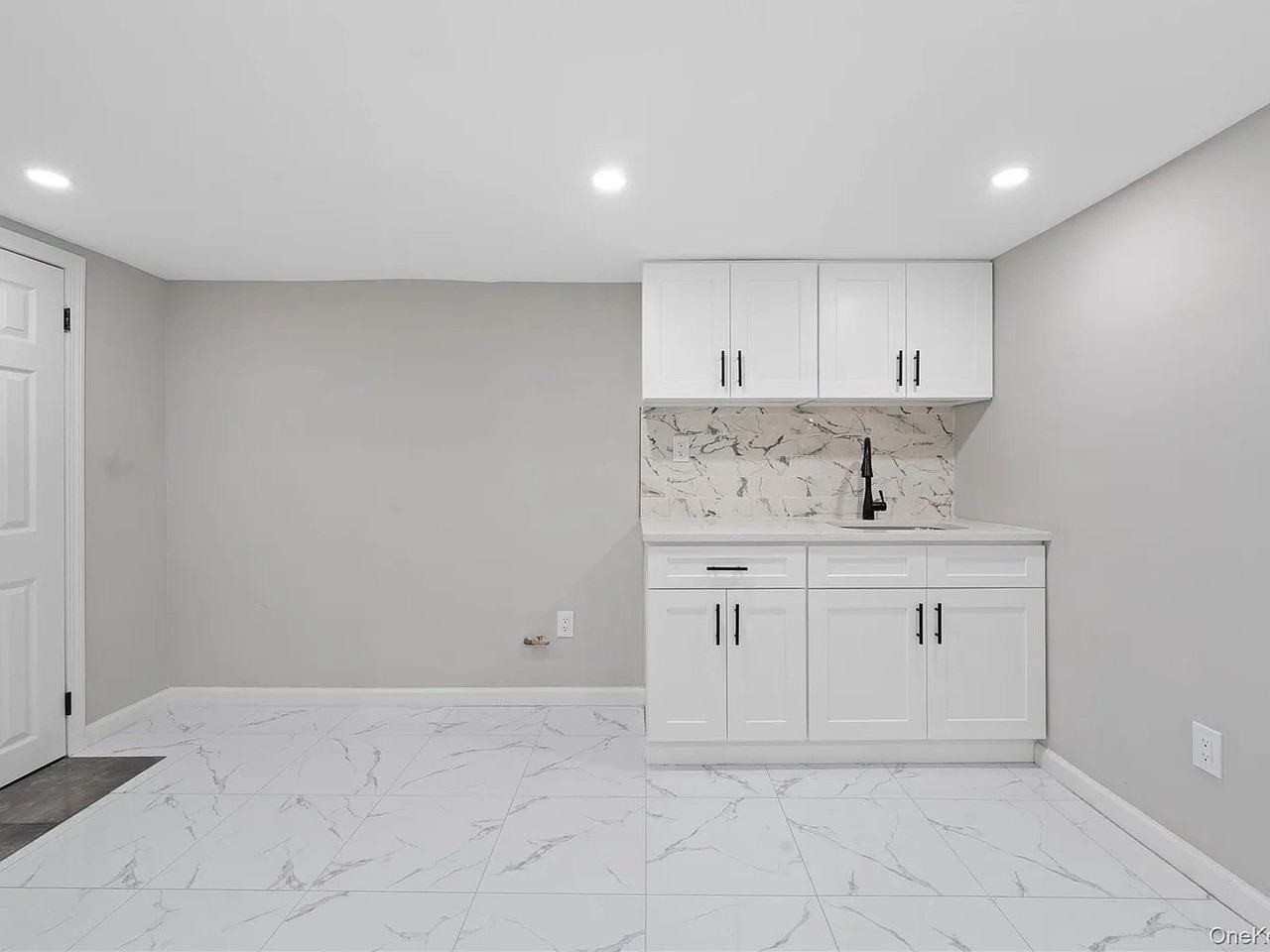 2402 96th St - Photo 3 of 5