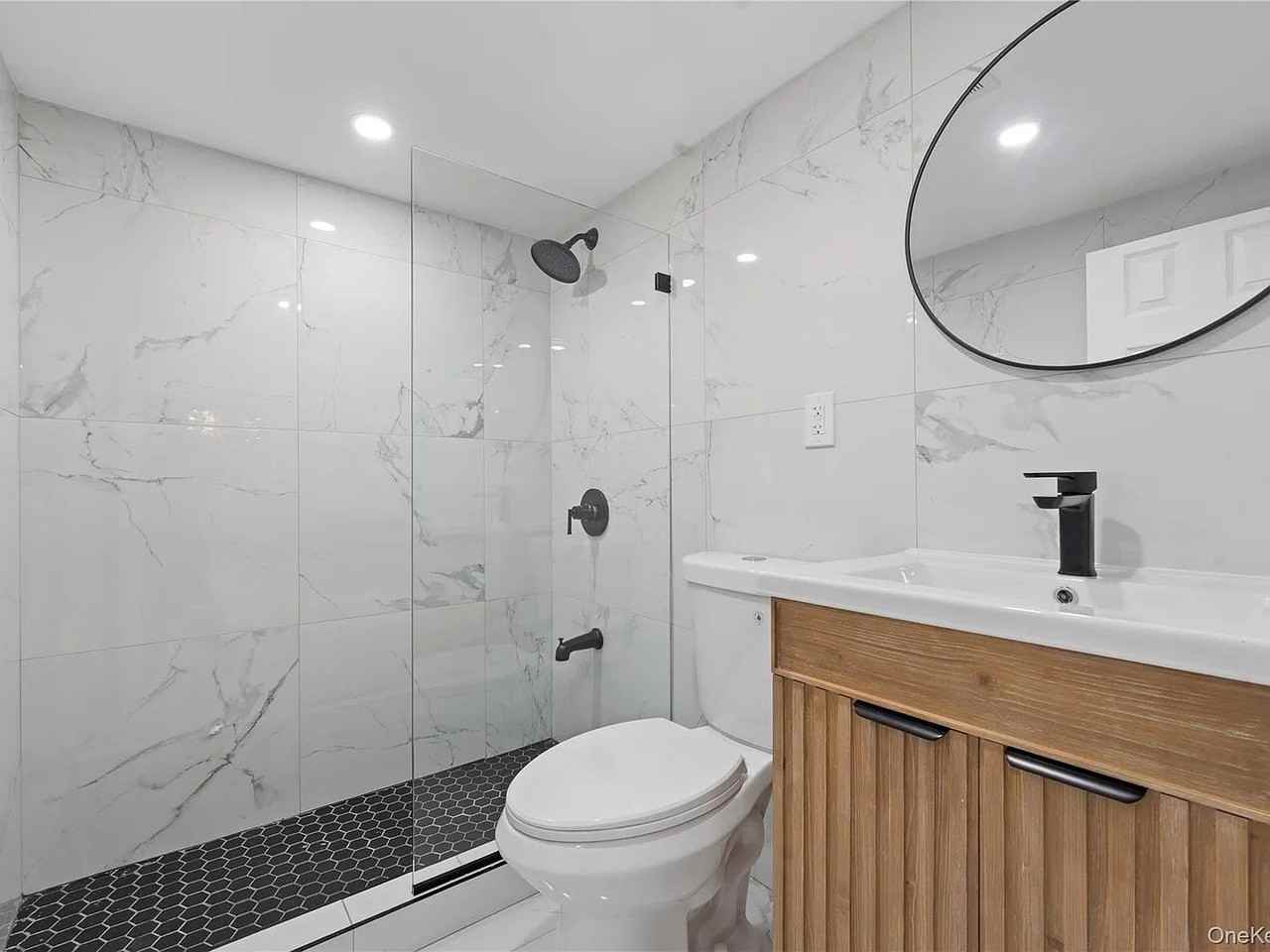 2402 96th St - Photo 4 of 5