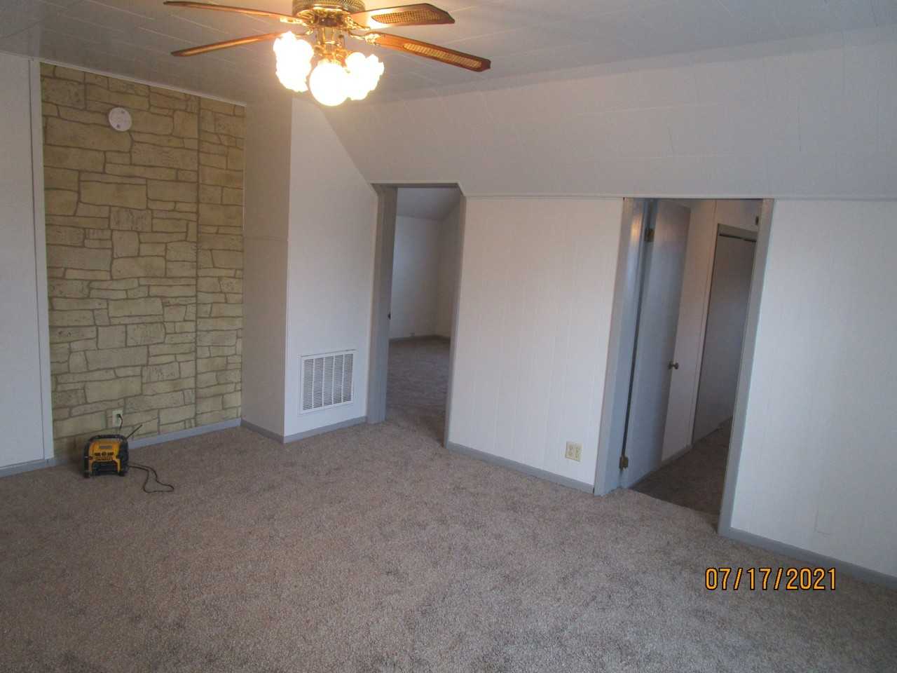629 N Pine St - Photo 7 of 15