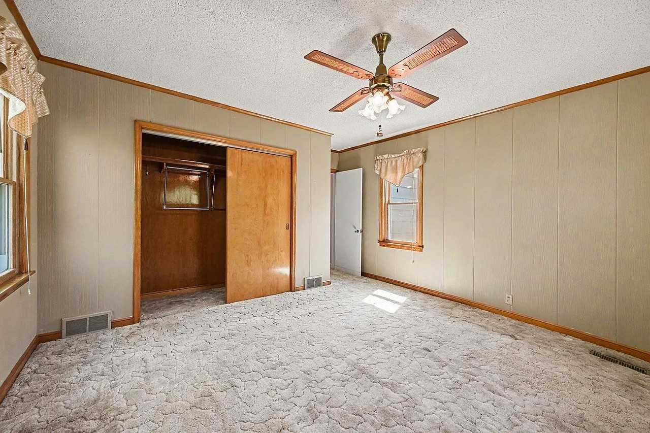 2233 Stewart Ave - Photo 3 of 10