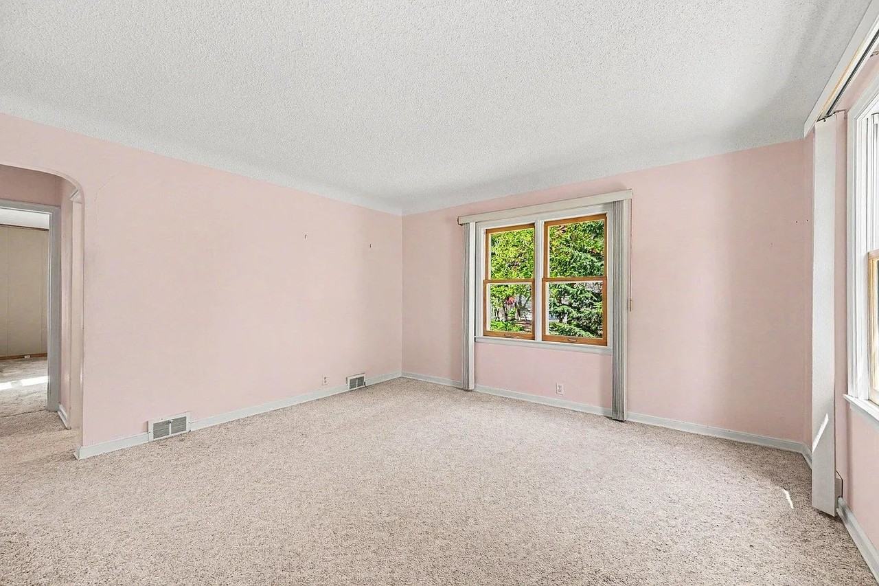 2233 Stewart Ave - Photo 5 of 10