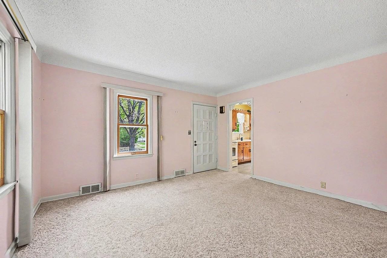 2233 Stewart Ave - Photo 6 of 10