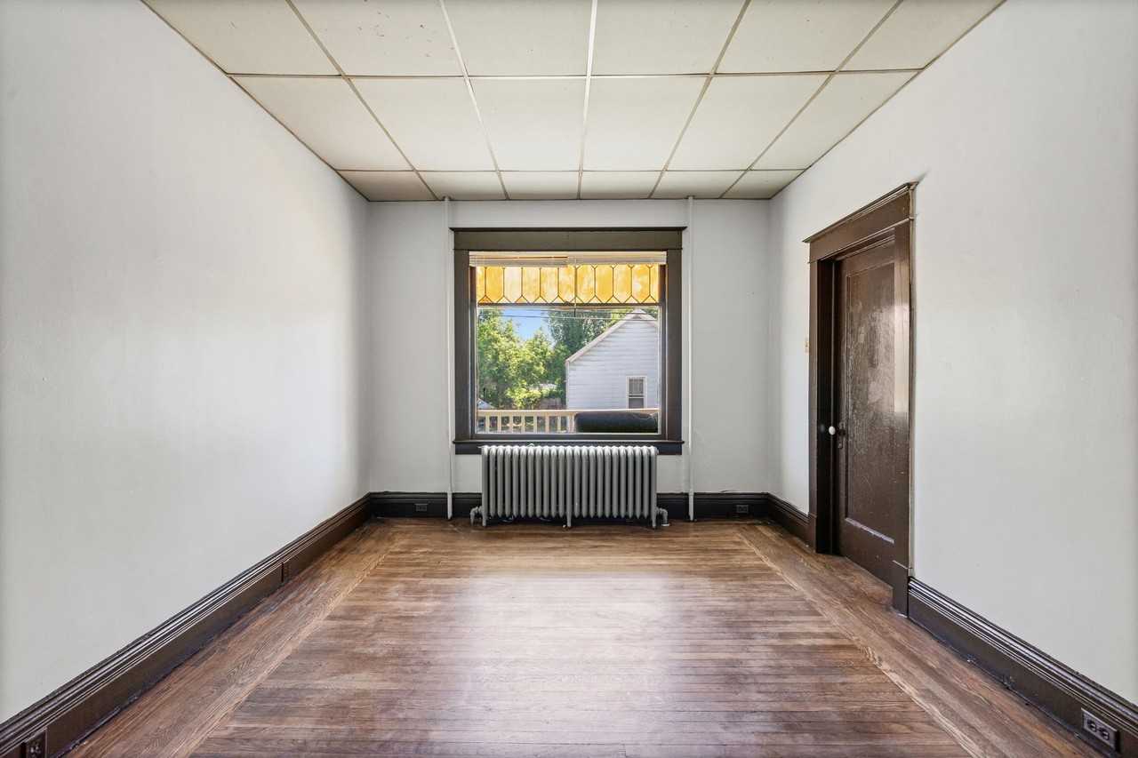 320 Saratoga St #1 - Photo 5 of 20