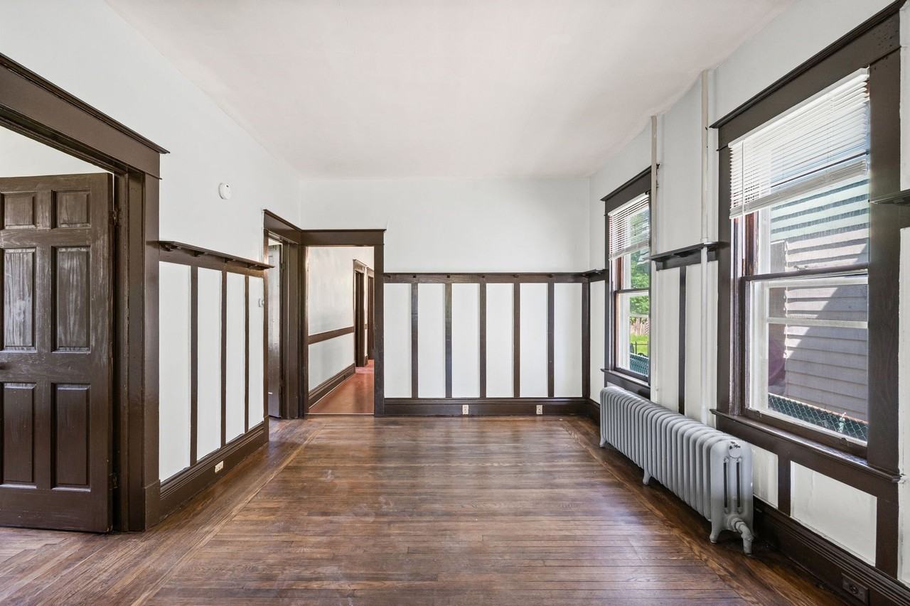 320 Saratoga St #1 - Photo 6 of 20