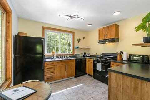 94 Baldwins Xing - Photo 6 of 14
