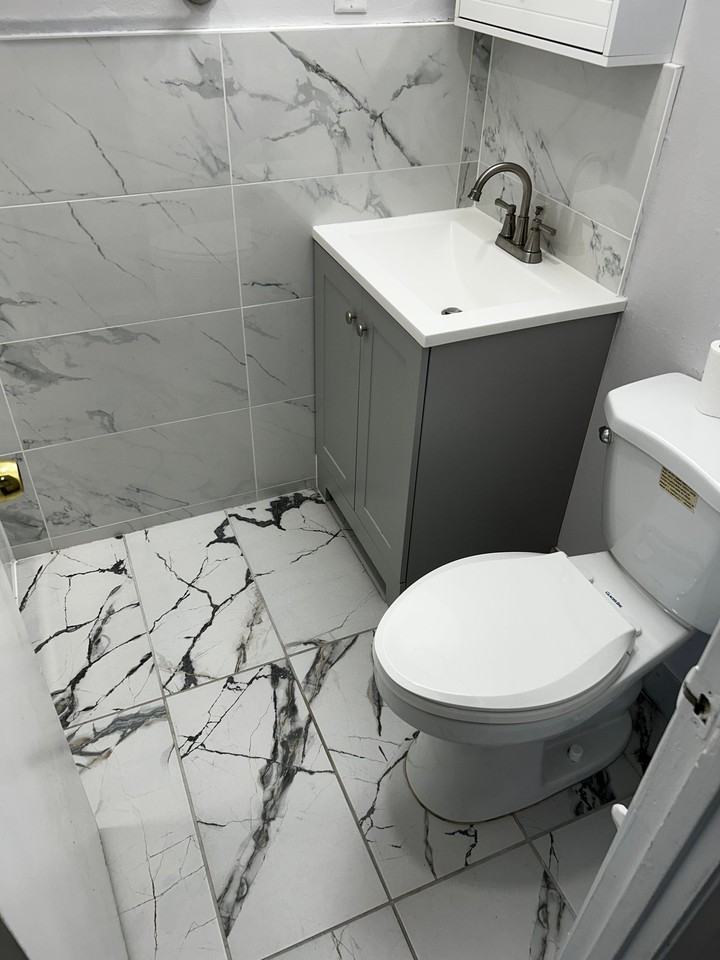 9841 Northeast Ave #18B - Photo 6 of 15