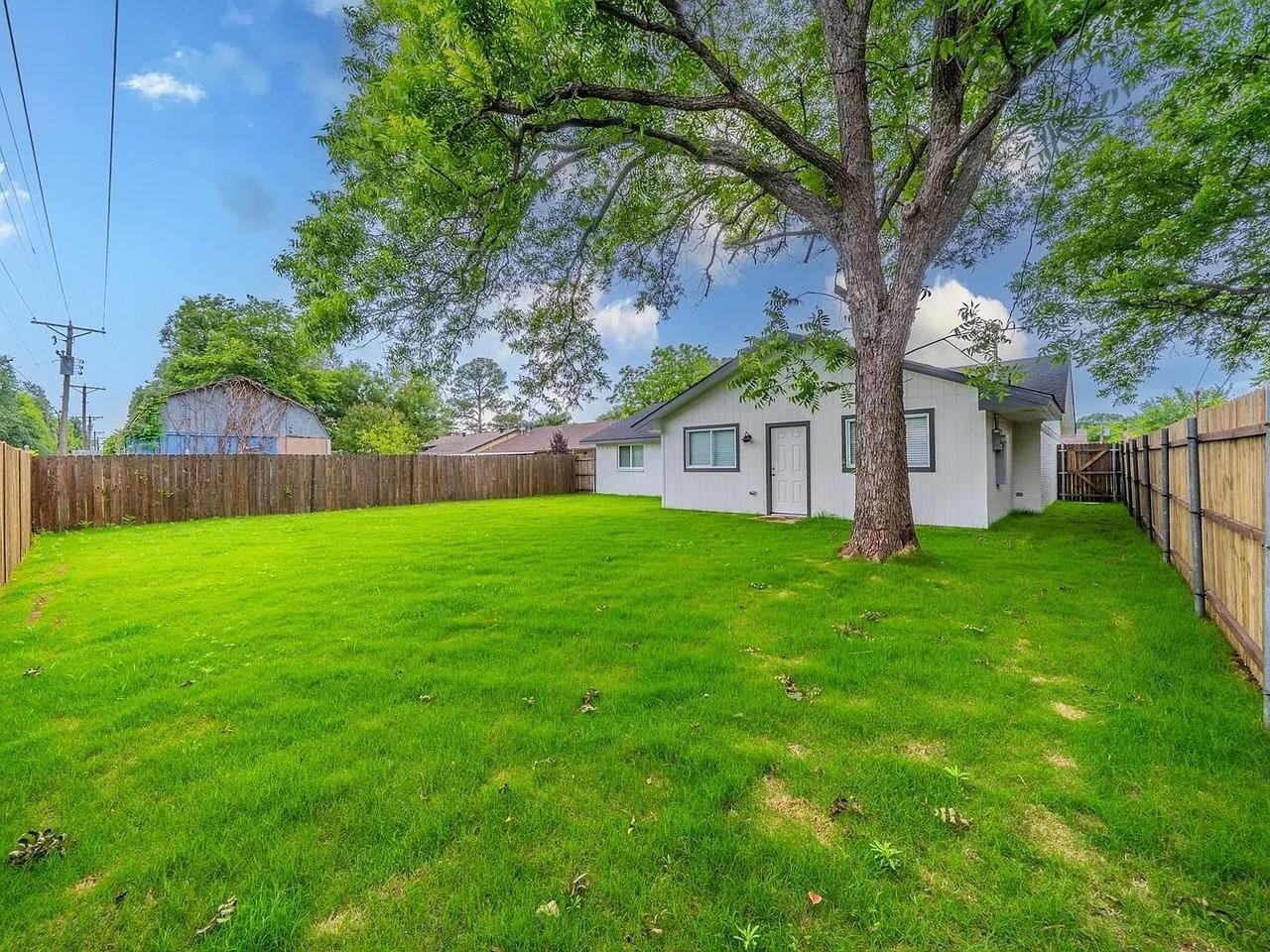 1813 Tompkins Dr - Photo 4 of 6