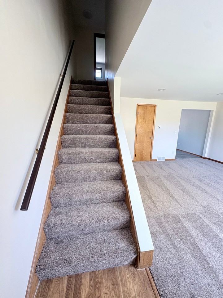 231 Greenmeadow Dr - Photo 7 of 19