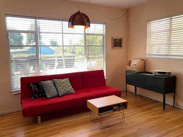 811 W Clark St - Photo 6 of 12