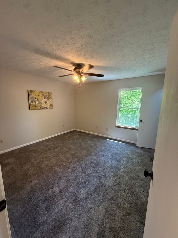 2640 Ridgecrest Ln - Photo 7 of 20