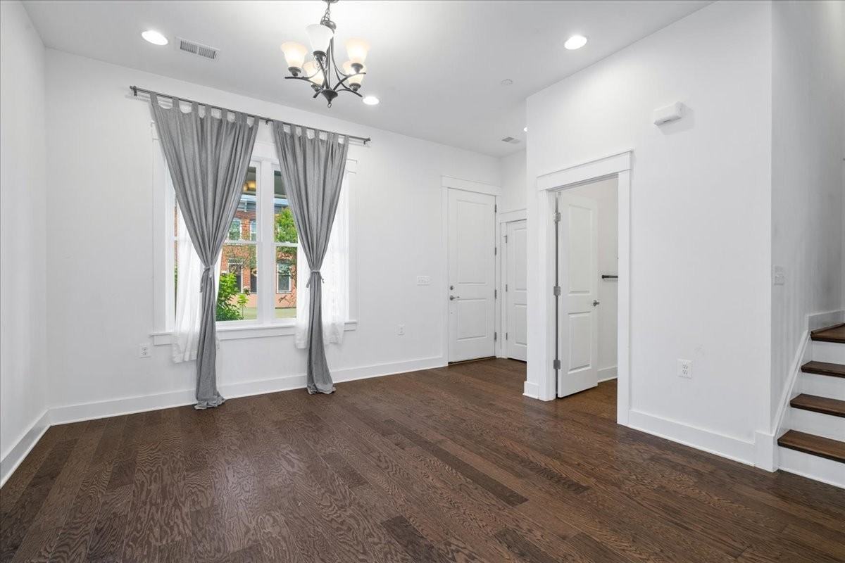222 E 6th St - Photo 4 of 20