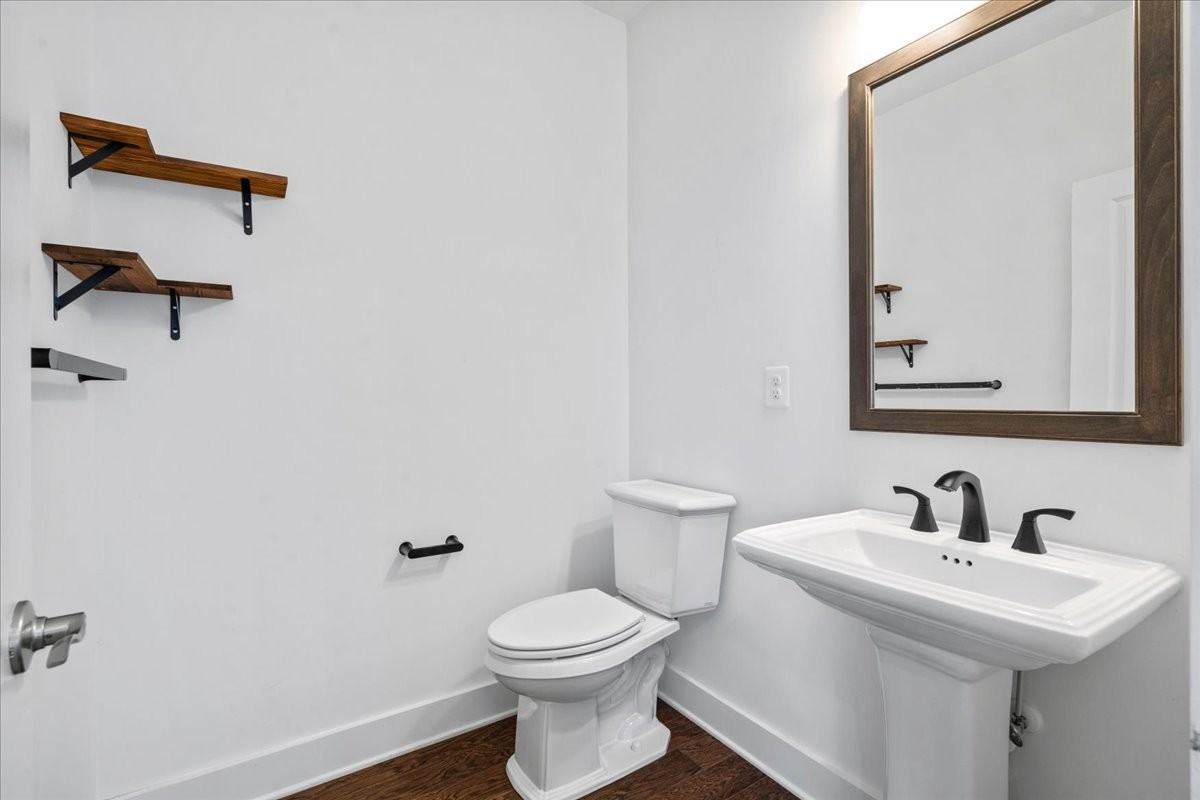 222 E 6th St - Photo 5 of 20