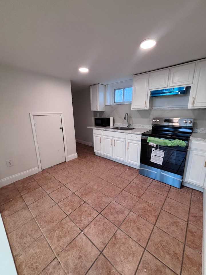 449 Buffalo Ave #1 - Photo 2 of 9