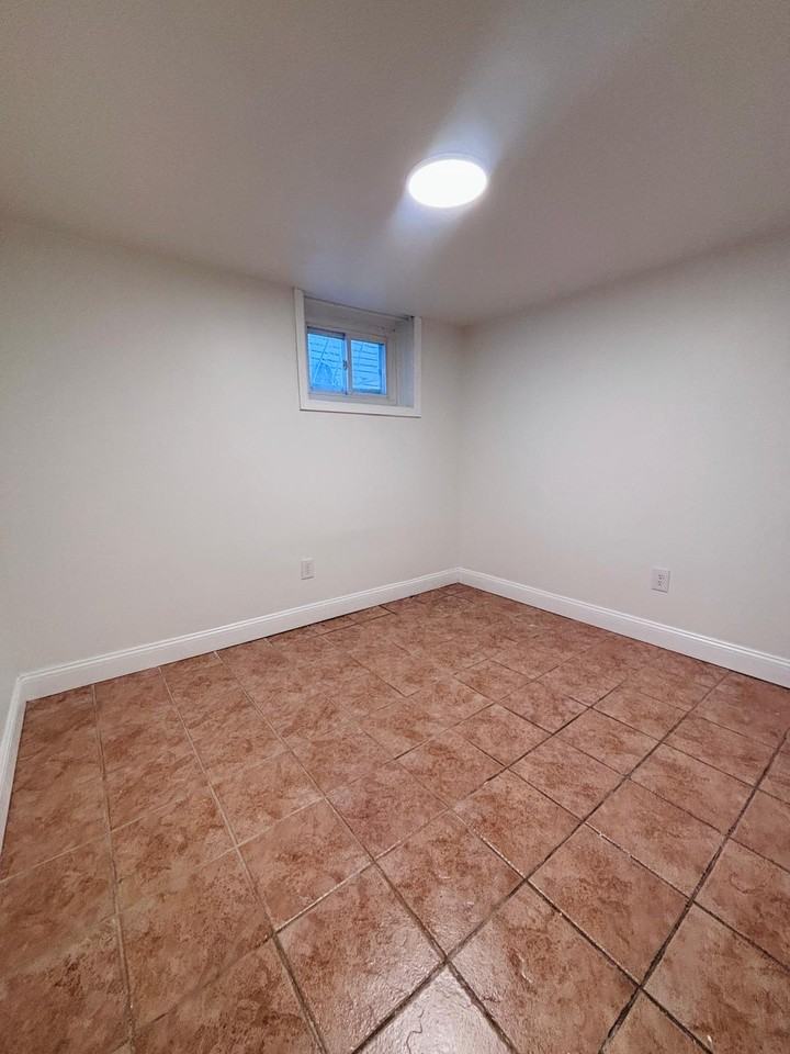 449 Buffalo Ave #1 - Photo 6 of 9
