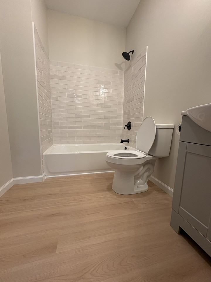 2632 Hydraulic Rd #NA - Photo 7 of 11