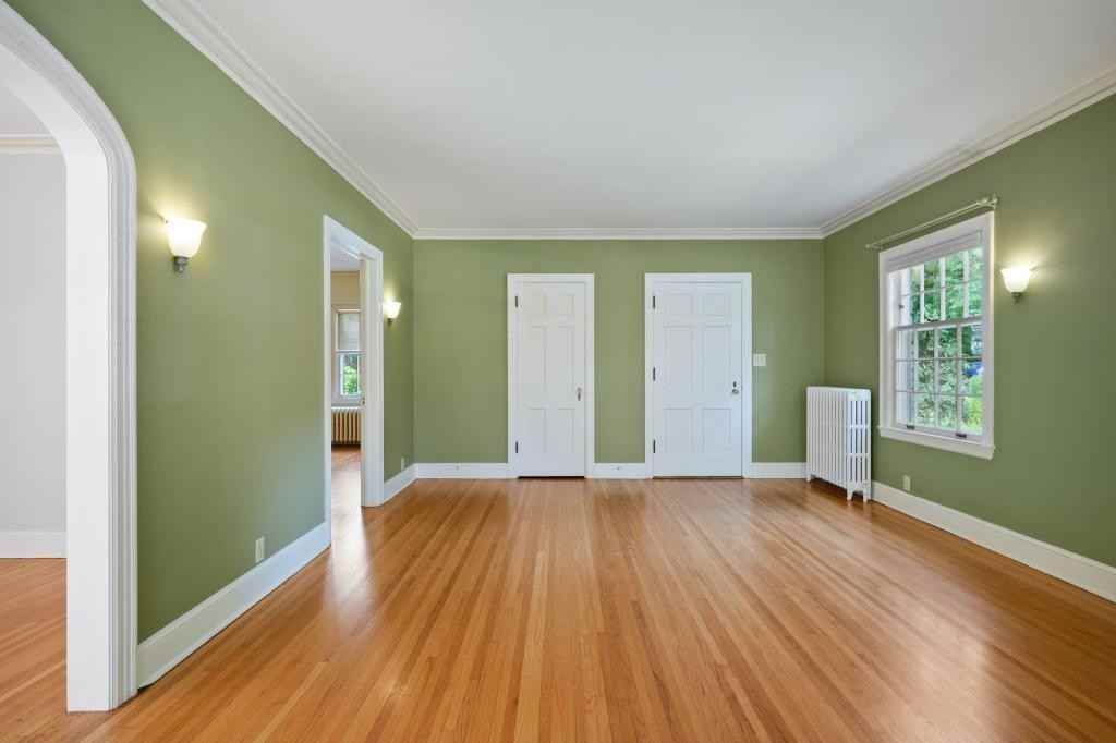 3536 Irving Ave S - Photo 6 of 23